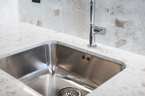 What type of kitchen sinks are popular?